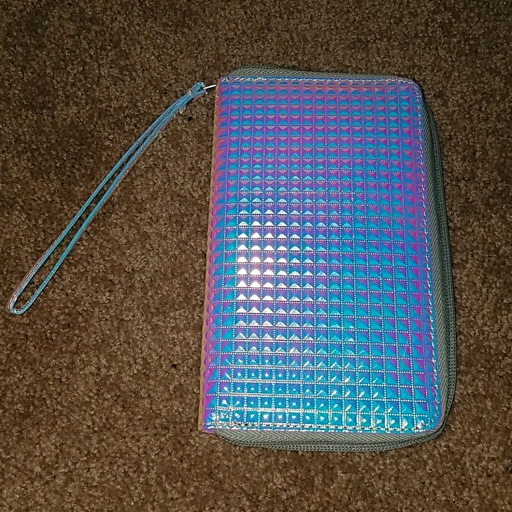 Holographic iridescent wristlet wallet
